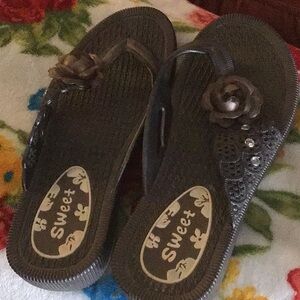 Sweet Floral Embellished Sandals